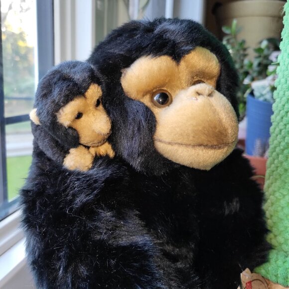 Russ Berrie/Yomiko Classics Black/Brown Chimpanzee with baby on shoulder - Picture 2 of 11